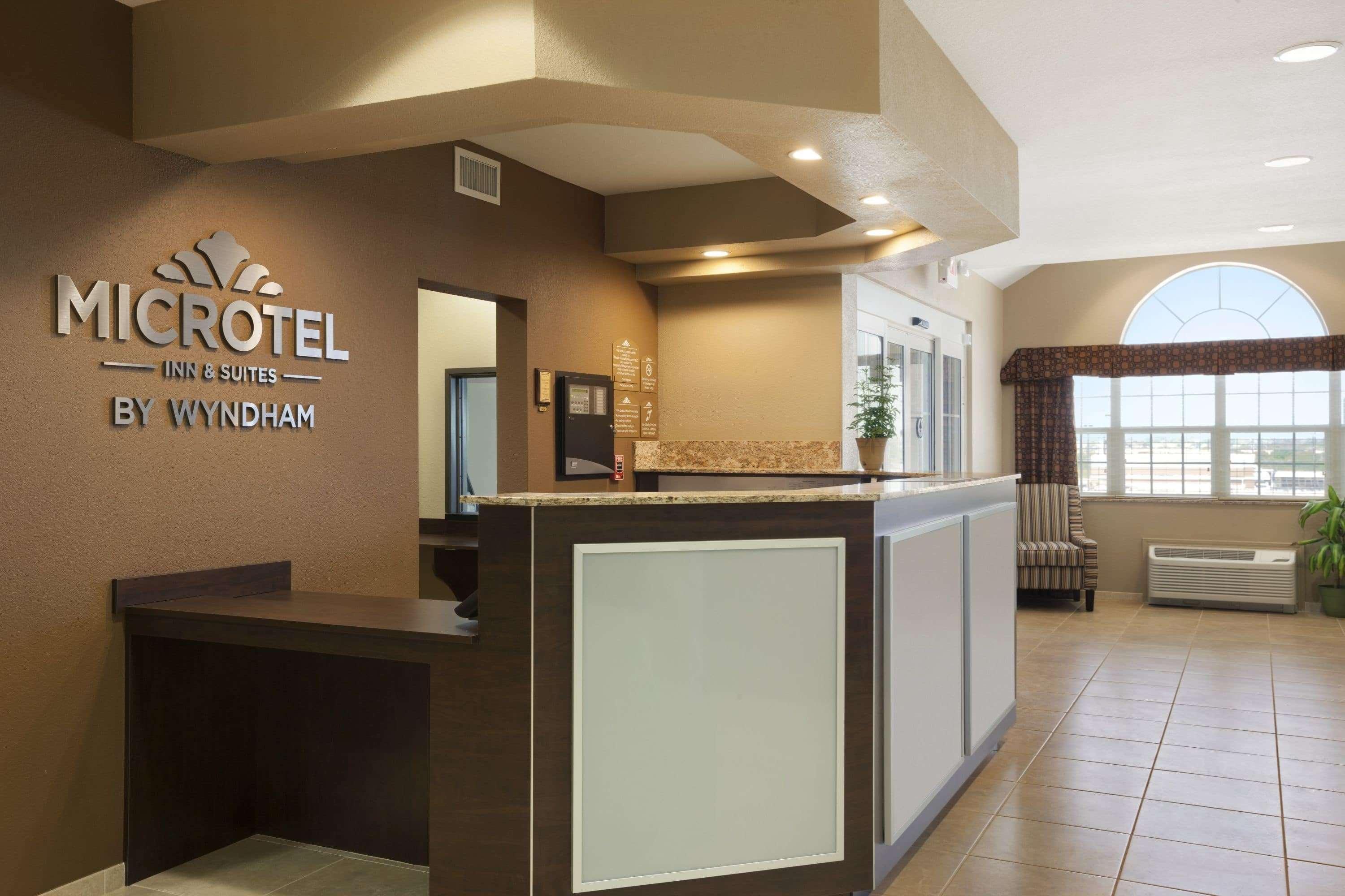 Microtel Inn & Suites Pleasanton Exterior photo
